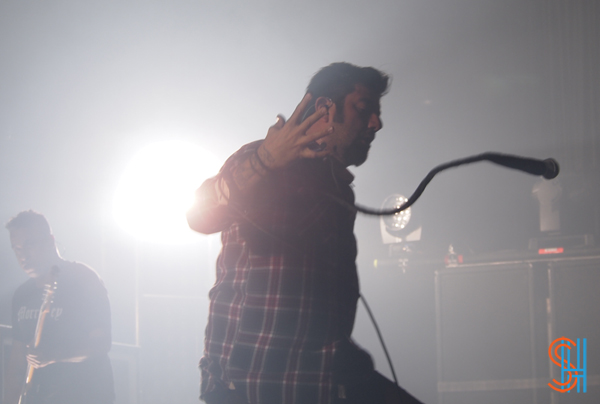 Deftones Toronto 2013 - Spiderman Mic Trick