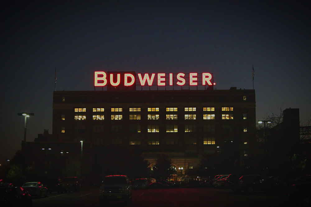 24 Hours at the Budweiser Brewery in St. Louis Sidewalk Hustle