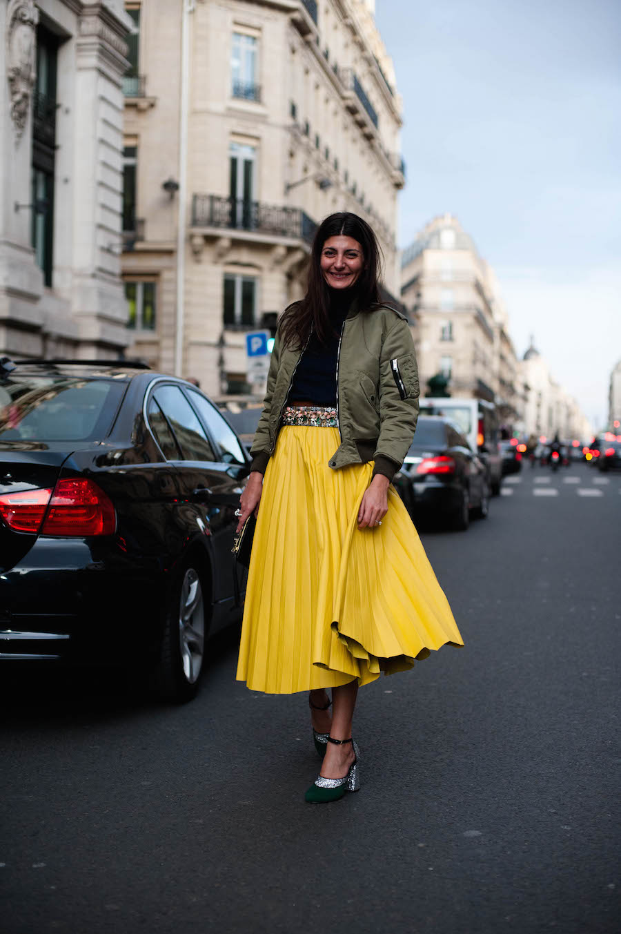 35 Magnetic Street Style Looks from Paris Fashion Week | Sidewalk Hustle