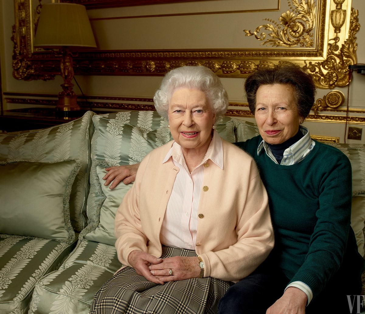 queen-elizabeth-birthday-90-annie-leibovitz-summer-2016-vf-03