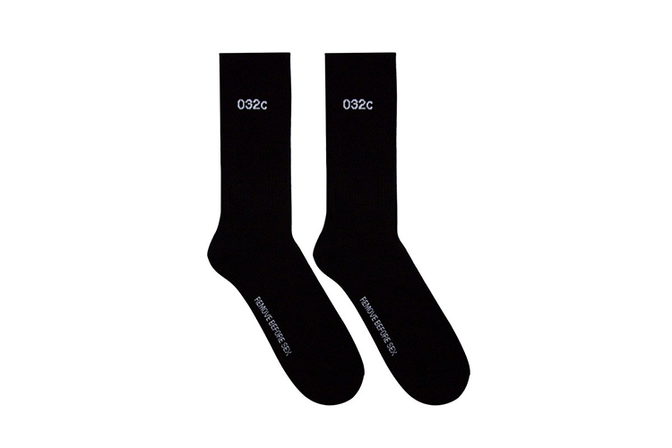 032c-socks-remove-before-sex-3