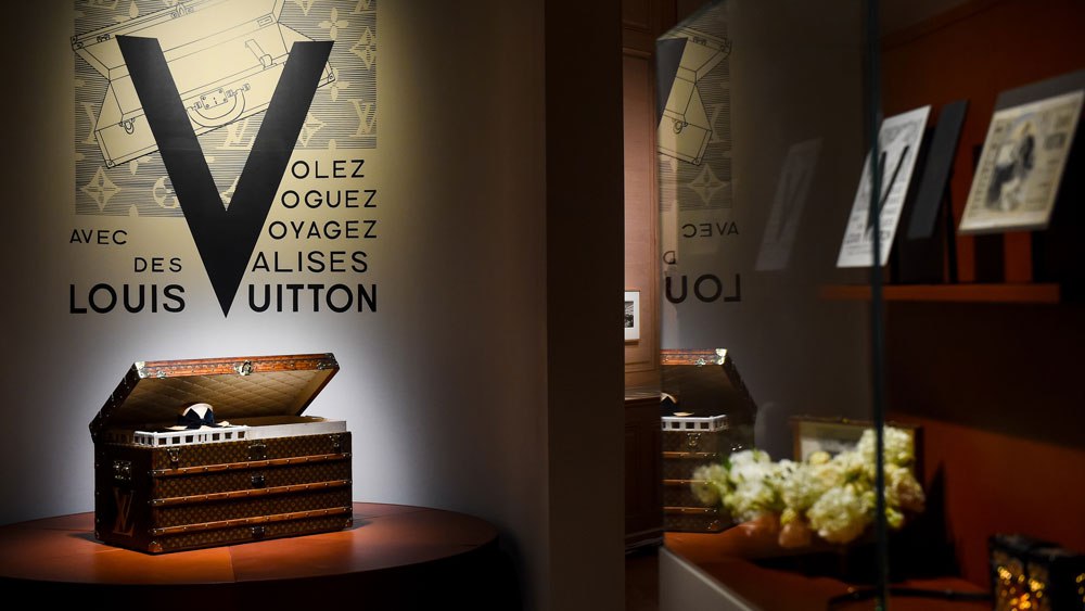 Louis Vuitton&#39;s &#39;Volez, Voguez, Voyagez&#39; exhibit opens in New York City | Sidewalk Hustle