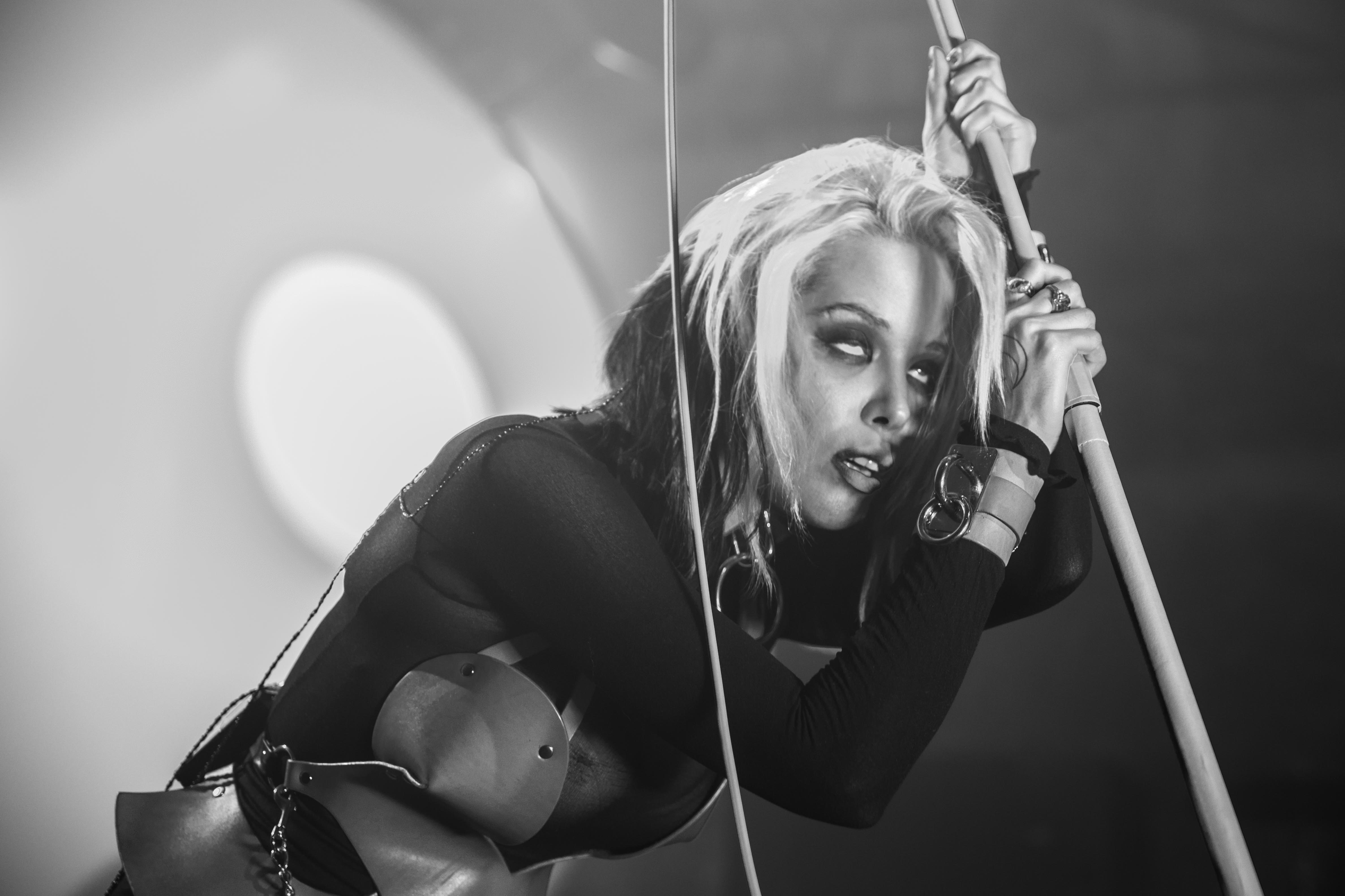 Alice Glass 39 Sidewalk Hustle